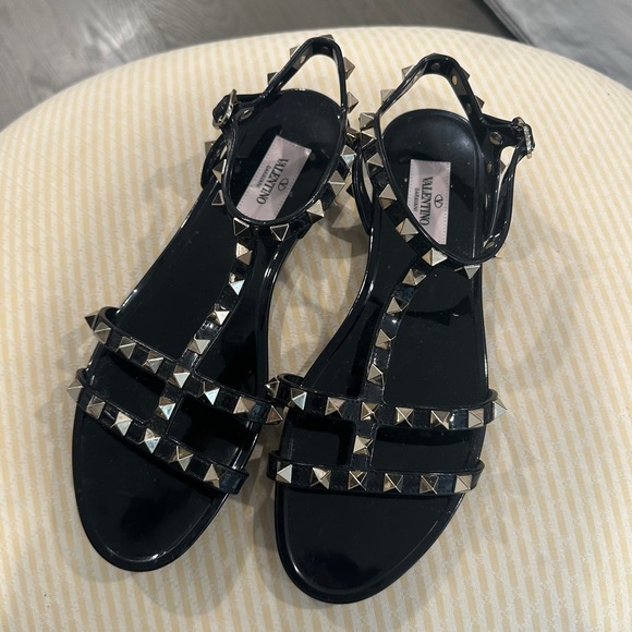SOLD VALENTINO 
ROCKSTUD FLAT RUBBER SANDAL - Picture 3 of 5